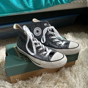 Grey-blue Hightop Converse